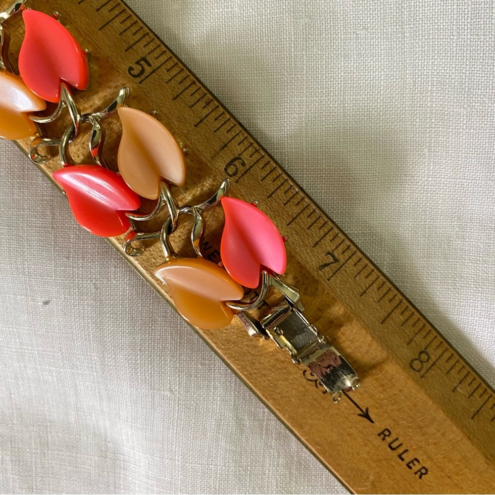 Vintage Leaf Bracelet Thermoset Heart Shape Orange Butterscotch Silvertone - Picture 9 of 12
